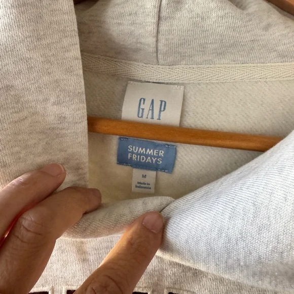 GAP Cream Hoodie with Blue Tag - Picture 2 of 5